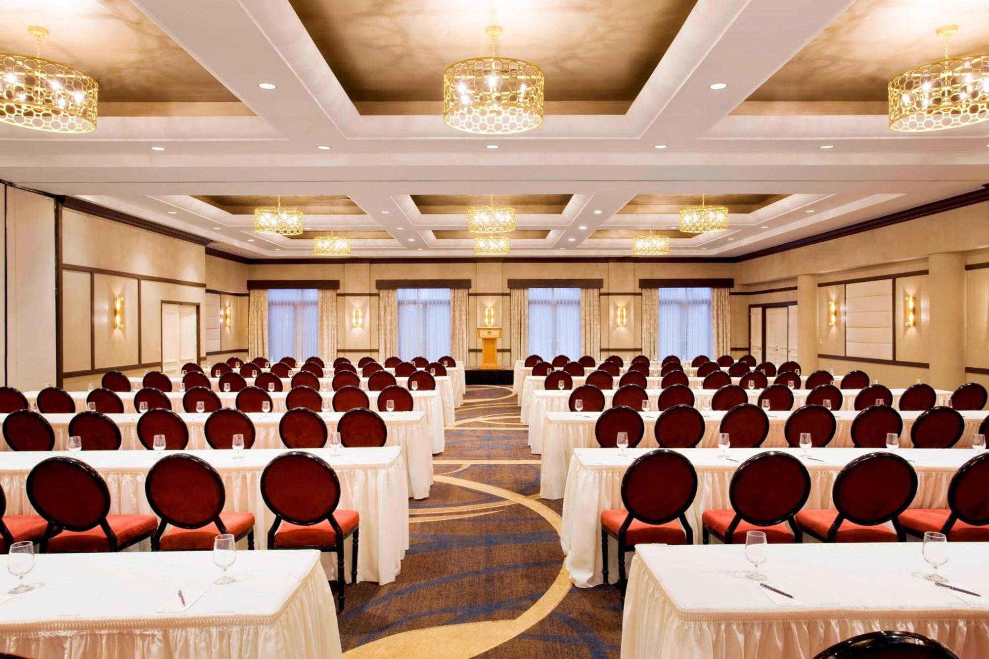 Sheraton Laguardia East Hotel New York Exterior photo