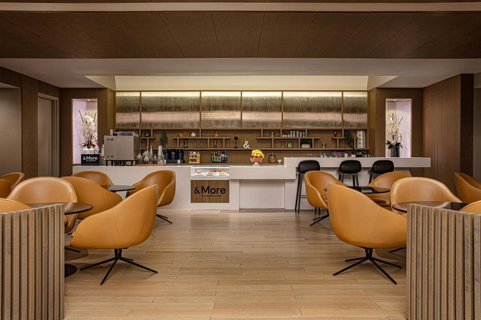Sheraton Laguardia East Hotel New York Exterior photo