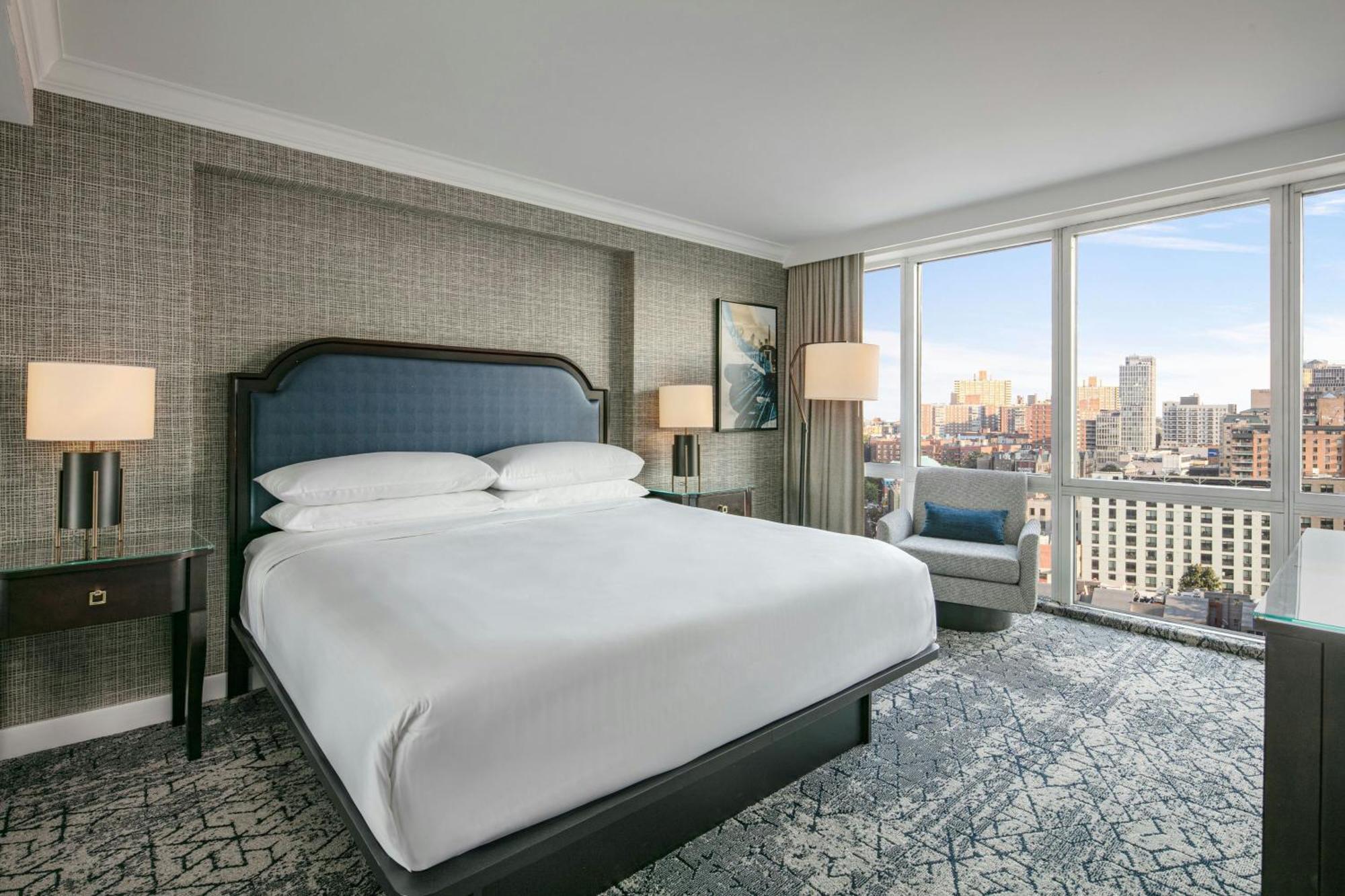 Sheraton Laguardia East Hotel New York Exterior photo