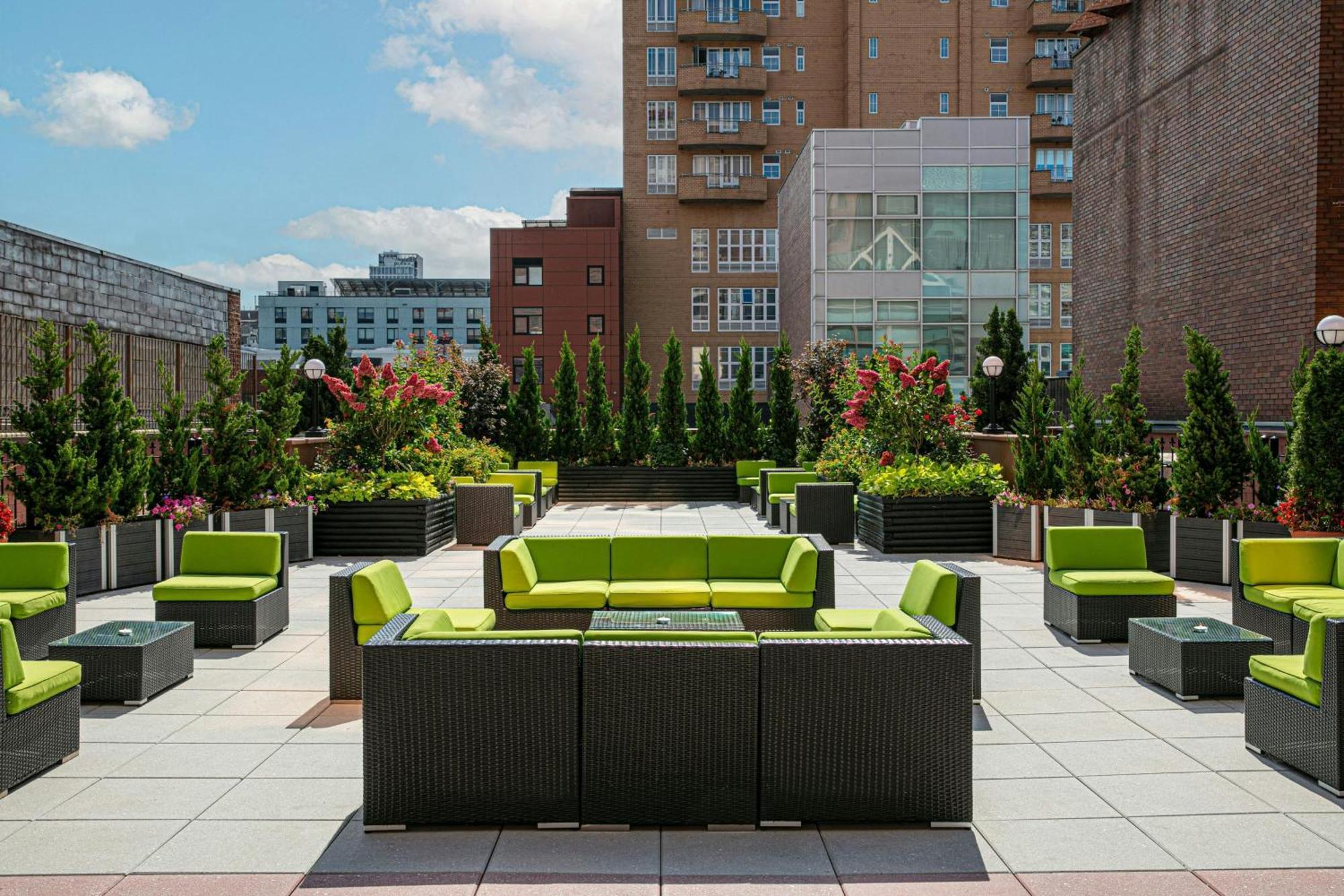 Sheraton Laguardia East Hotel New York Exterior photo