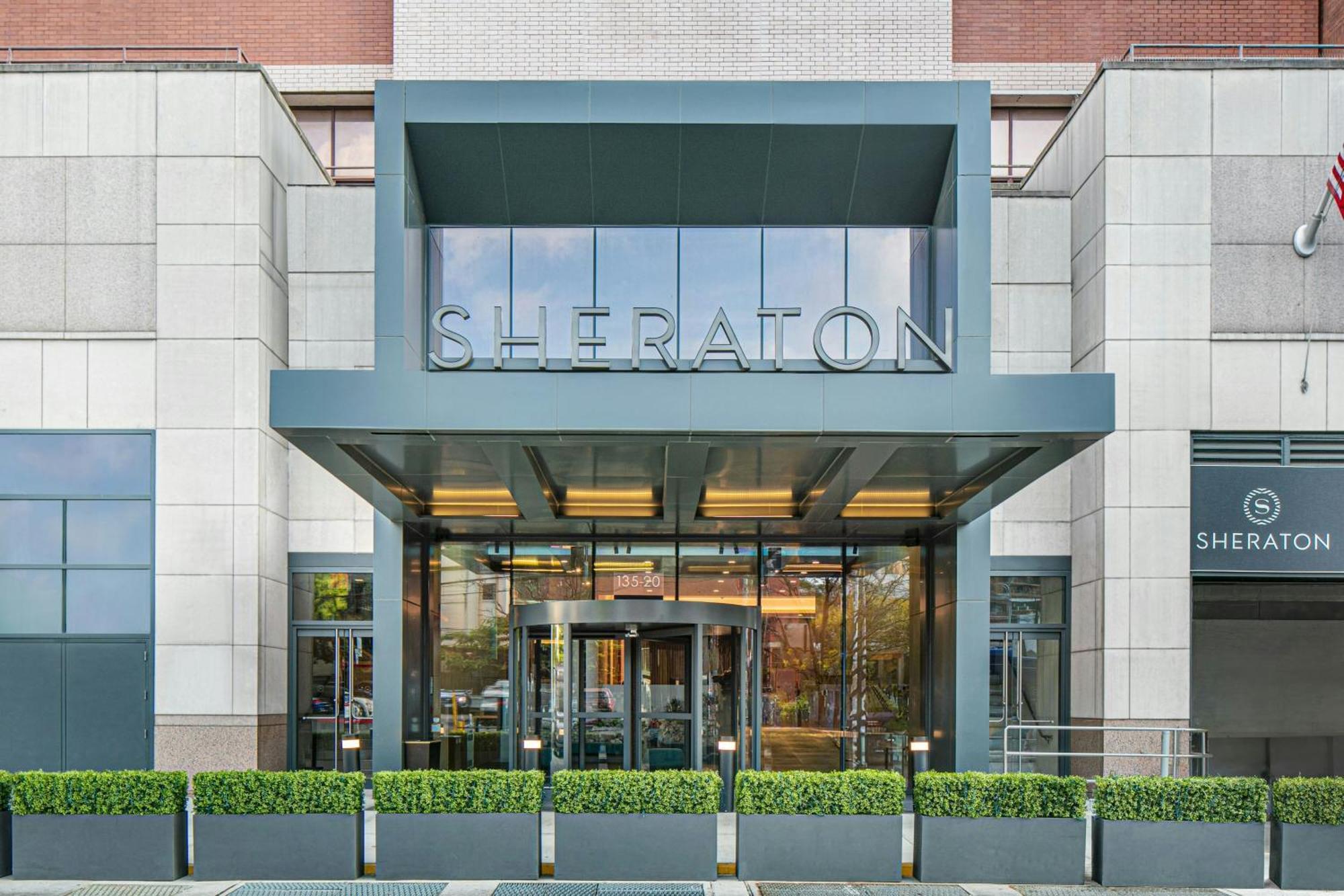 Sheraton Laguardia East Hotel New York Exterior photo