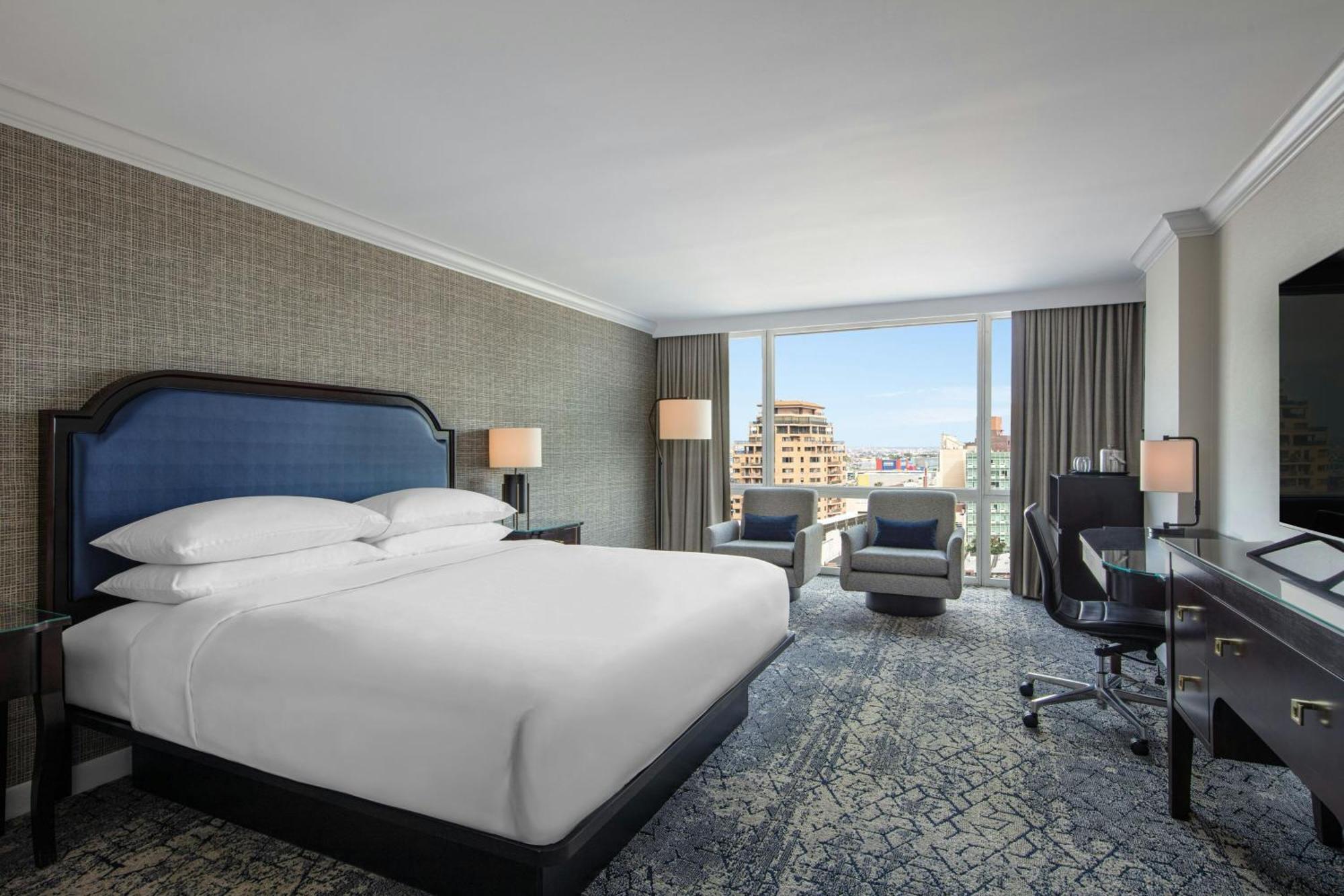 Sheraton Laguardia East Hotel New York Exterior photo