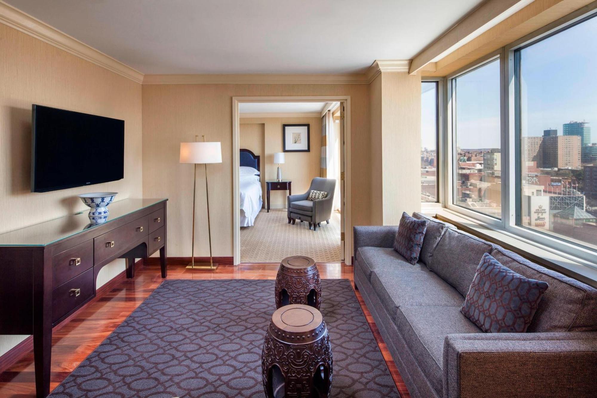 Sheraton Laguardia East Hotel New York Exterior photo