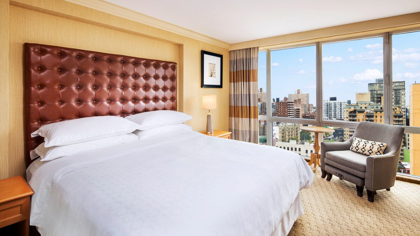 Sheraton Laguardia East Hotel New York Exterior photo